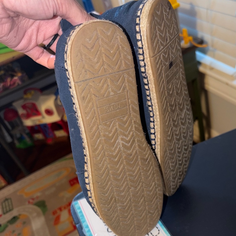 TOMS Women's Deconstructed Suede
Tassel Alpargata slip-on shoes Navy blue - Picture 7 of 8